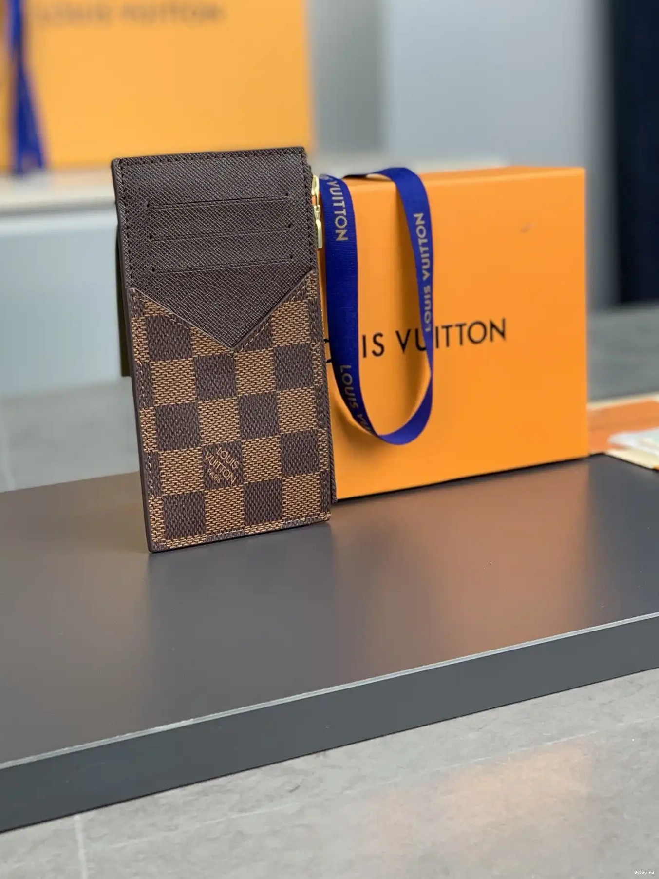 HOLDER LOUIS COIN CARD VUITTON 0618
